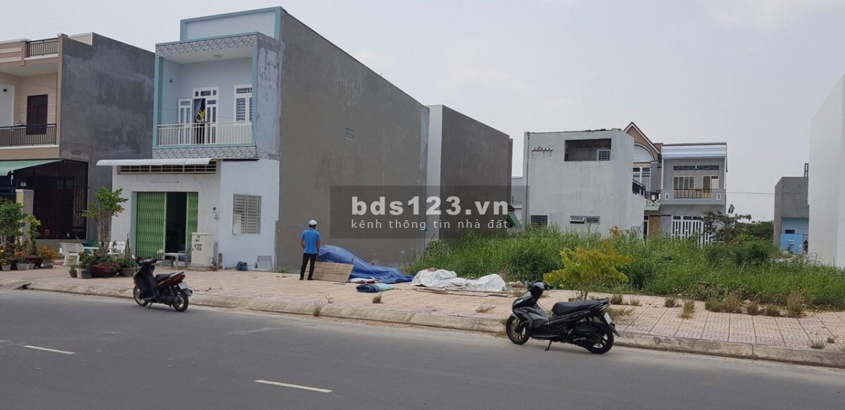 Chính chủ kẹt tiền bán đất. Đã có sổ bàn giao công chứng ngay, giá tốt