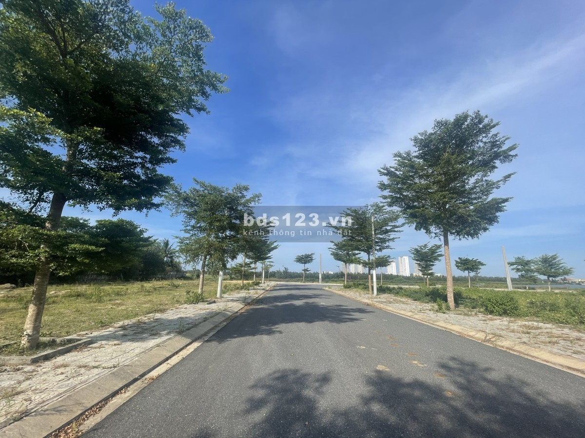 Bán đất khu đô thị số 4, diện tích sử dụng 125m2 ven sông, lh ngay