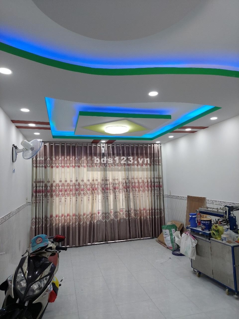 Bán nhà Chiến Quận Bình Tân nhà mới đẹp ở ngay diện tích 37m2, giá 3.4 tỷ