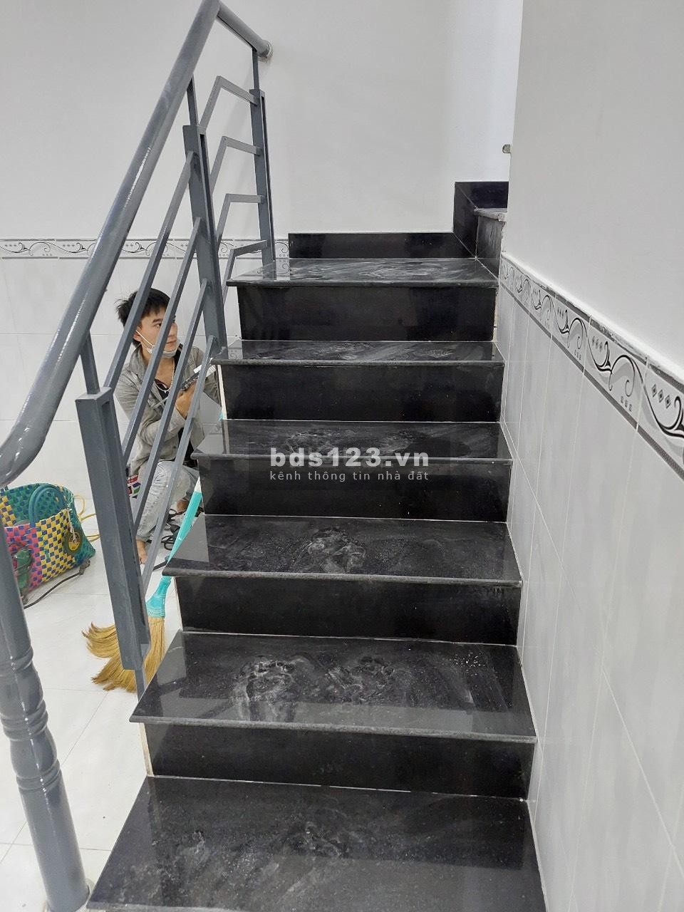 Bán nhà Chiến Quận Bình Tân nhà mới đẹp ở ngay diện tích 37m2, giá 3.4 tỷ