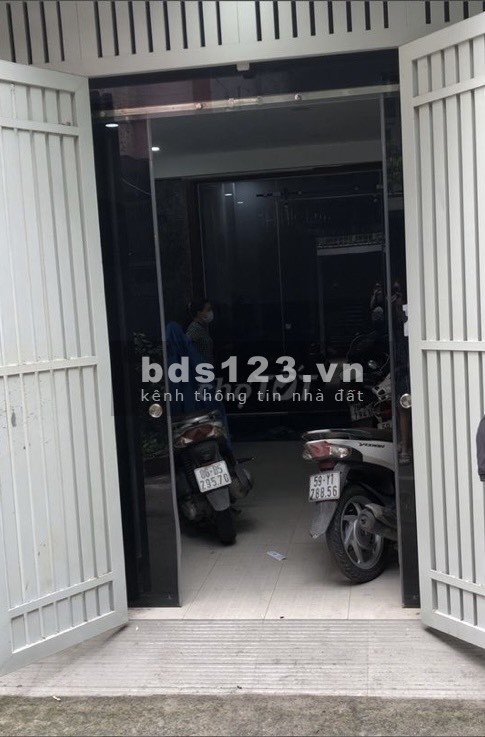 Cho thuê nhà nguyên căn 4pn 3wc diện tích 120m2 Hồ Văn Huê Phú Nhuận