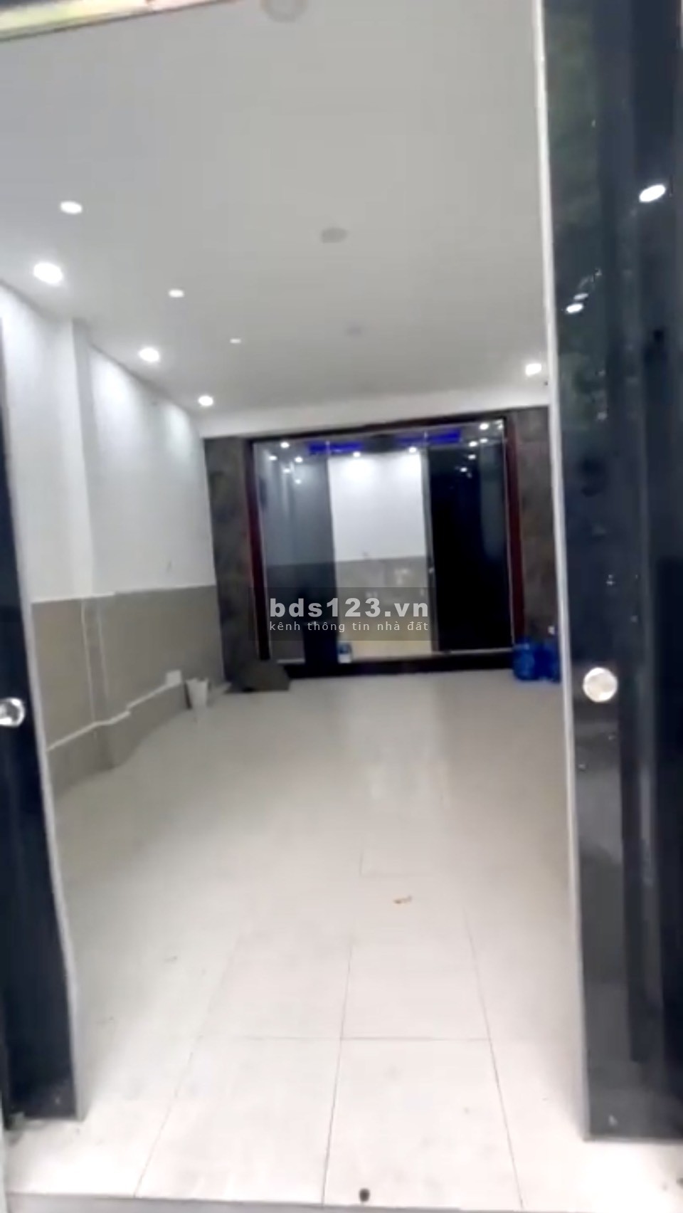 Cho thuê nhà nguyên căn 4pn 3wc diện tích 120m2 Hồ Văn Huê Phú Nhuận