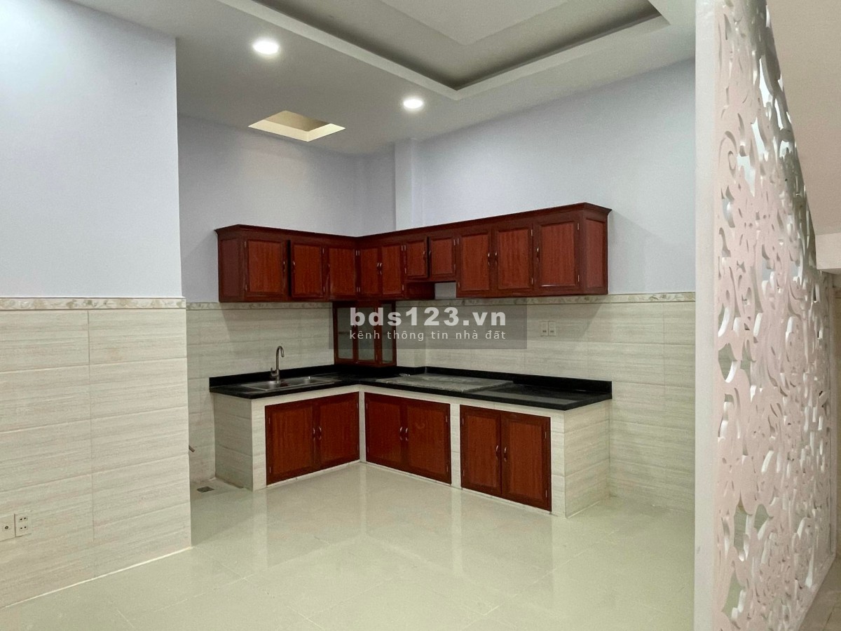 Chính chủ cần tiền bán gấp nhà khu ẩm thực Quận 4, giá đầu tư, kiến trúc đẹp