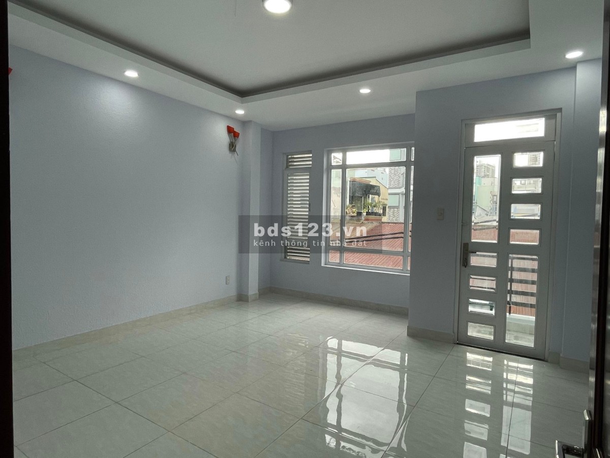 Chính chủ cần tiền bán gấp nhà khu ẩm thực Quận 4, giá đầu tư, kiến trúc đẹp