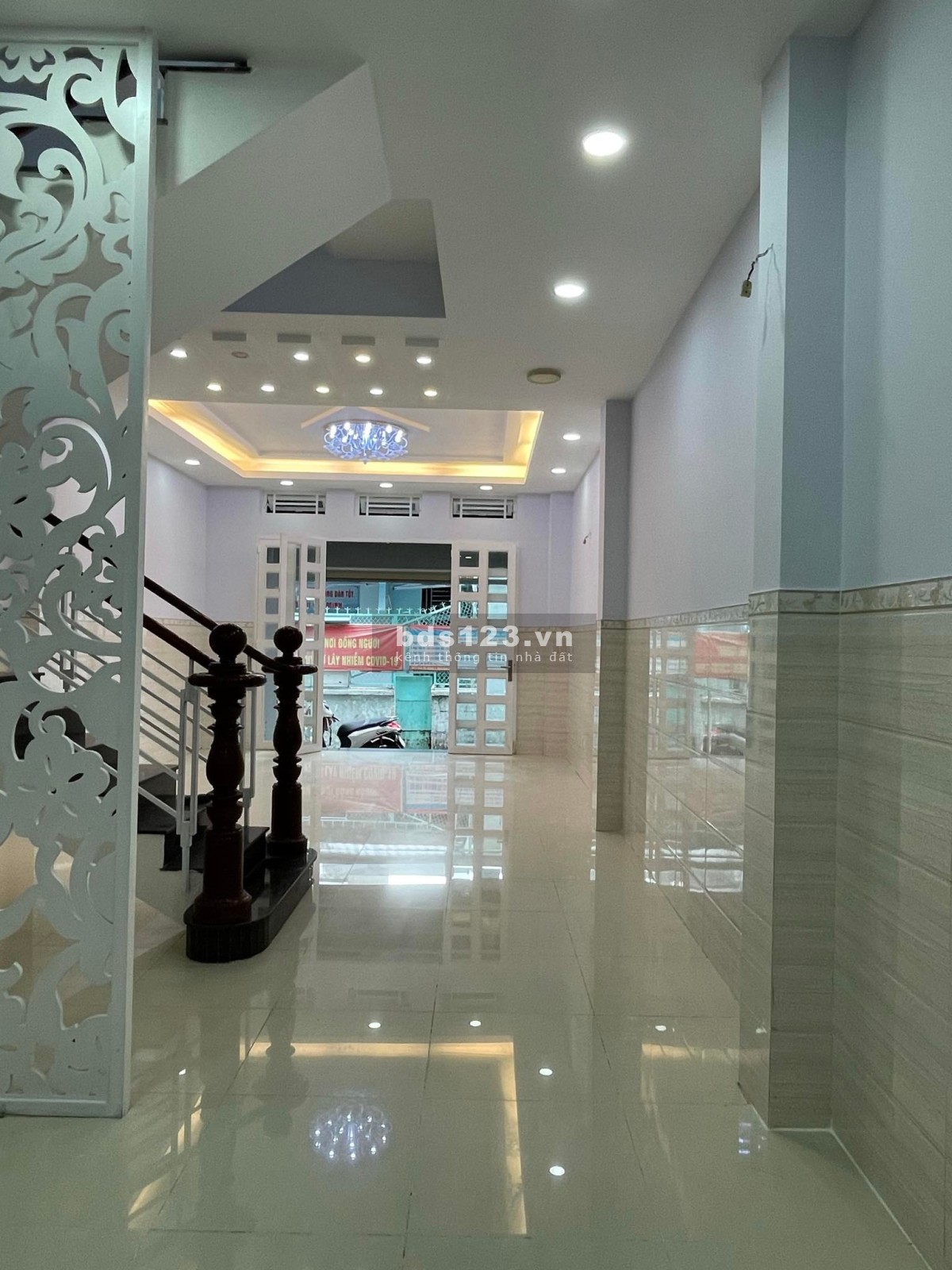 Chính chủ cần tiền bán gấp nhà khu ẩm thực Quận 4, giá đầu tư, kiến trúc đẹp