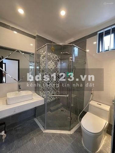 Bán nhà 2 mặt tiền Nguyễn Trọng Tuyển, P1, Quận Tân Bình đường lớn gần sân bay