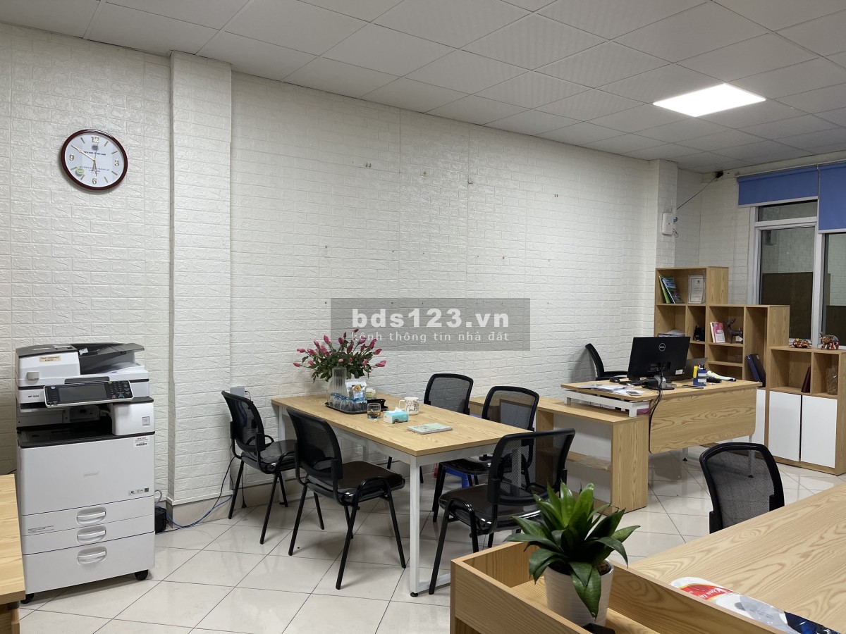 Văn phòng thông sàn 60m2 mặt đường Tố Hữu liên hệ 0983588538