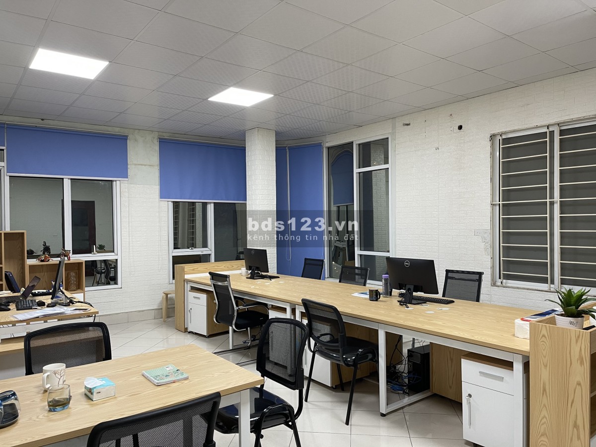 Văn phòng thông sàn 60m2 mặt đường Tố Hữu liên hệ 0983588538