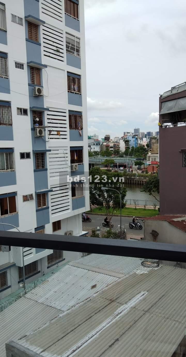 Chính chủ cần bán nhà ở phường Tân Định, Quận 1 1 trệt, 2 lầu đúc, giá tốt