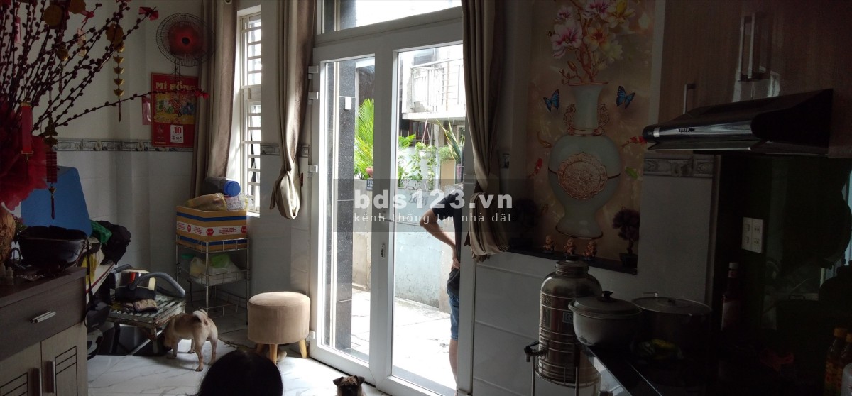Chính chủ cần bán nhà ở phường Tân Định, Quận 1 1 trệt, 2 lầu đúc, giá tốt