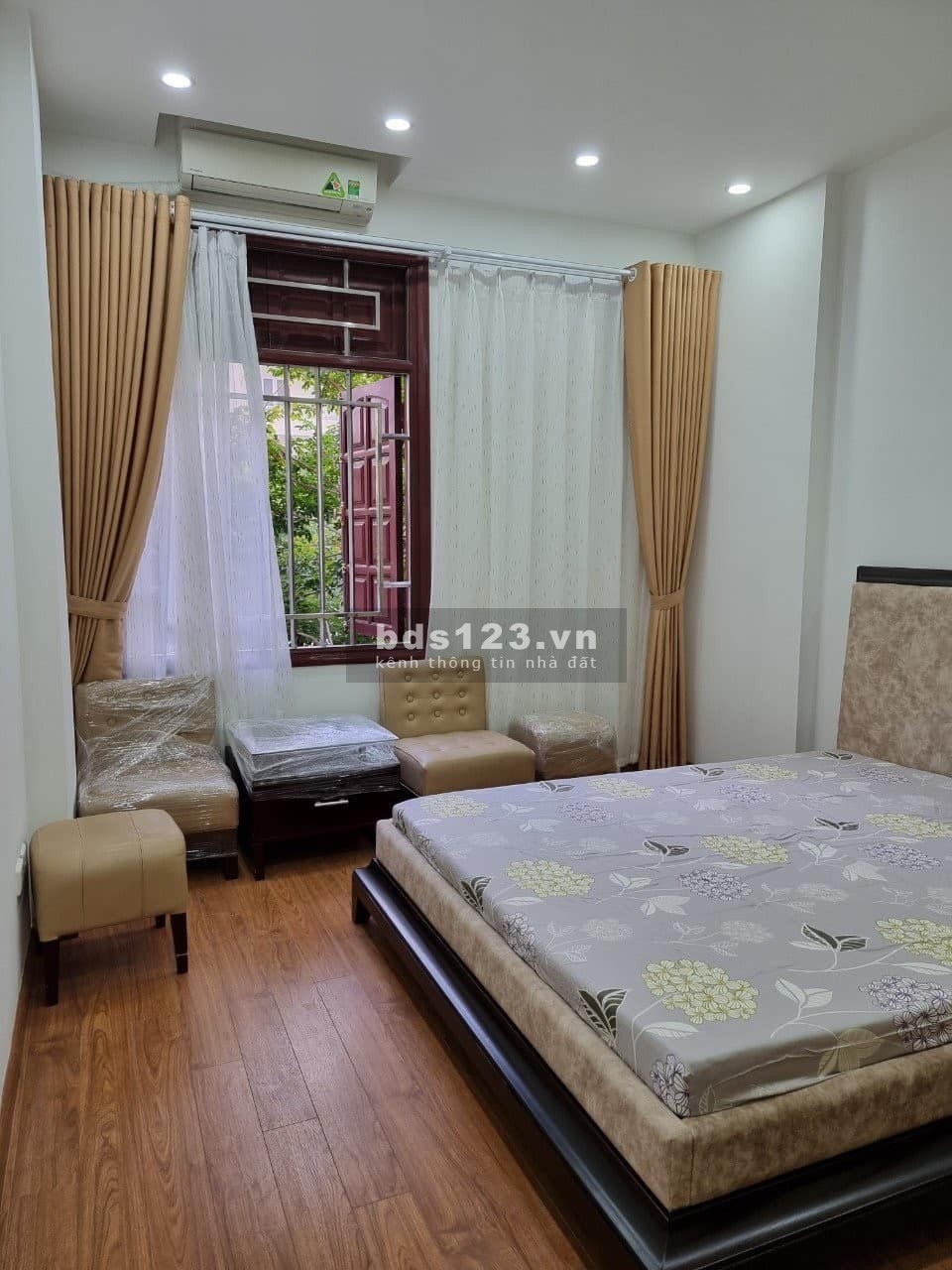 Bán nhà phân lô Hoàng Quốc Việt Cầu Giấy, ô tô vào nhà dt 63m2 5 tầng có thang máy