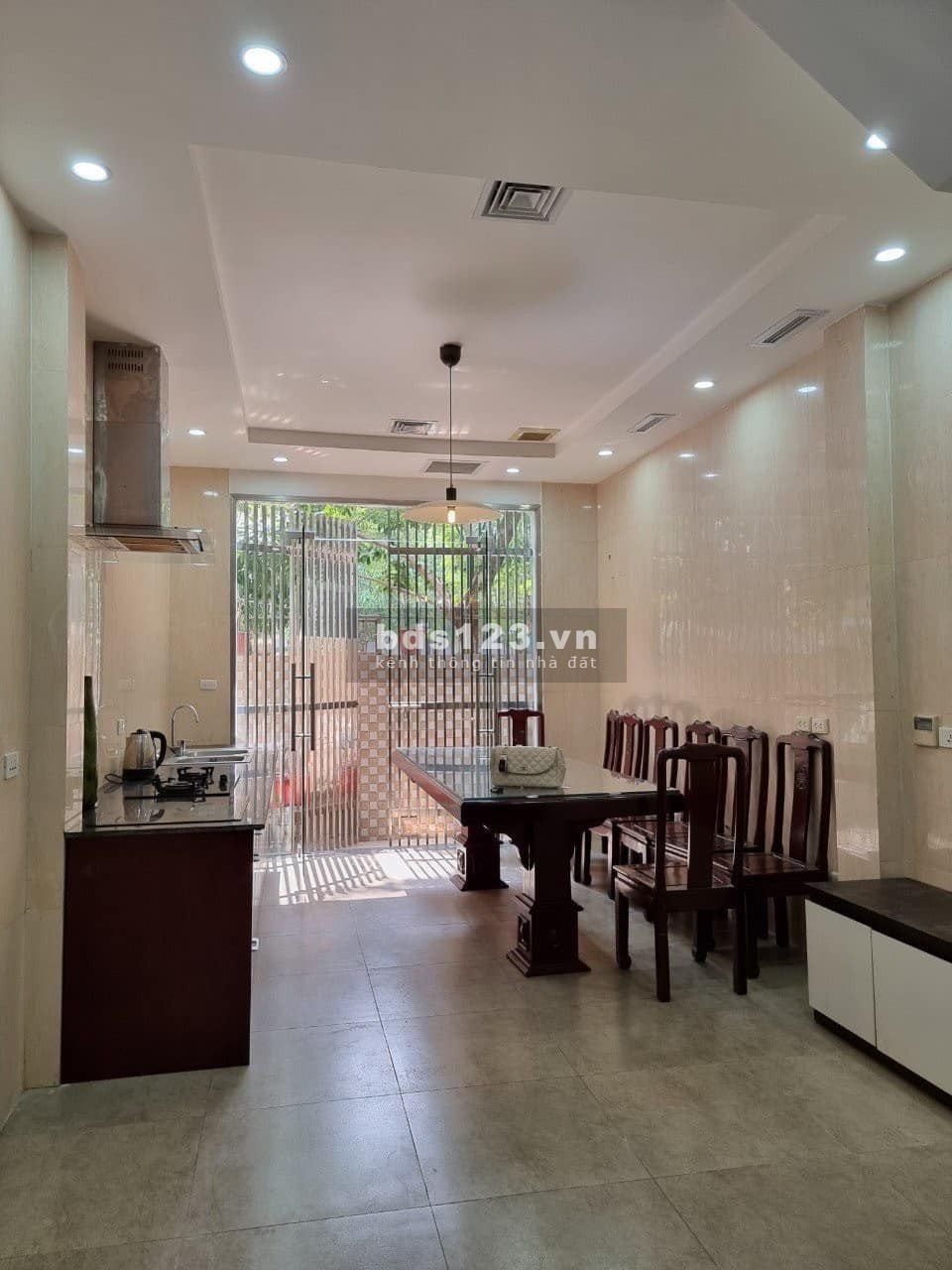 Bán nhà phân lô Hoàng Quốc Việt Cầu Giấy, ô tô vào nhà dt 63m2 5 tầng có thang máy