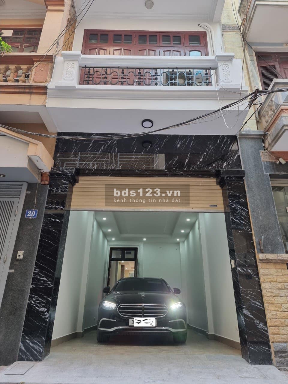 Bán nhà phân lô Hoàng Quốc Việt Cầu Giấy, ô tô vào nhà dt 63m2 5 tầng có thang máy