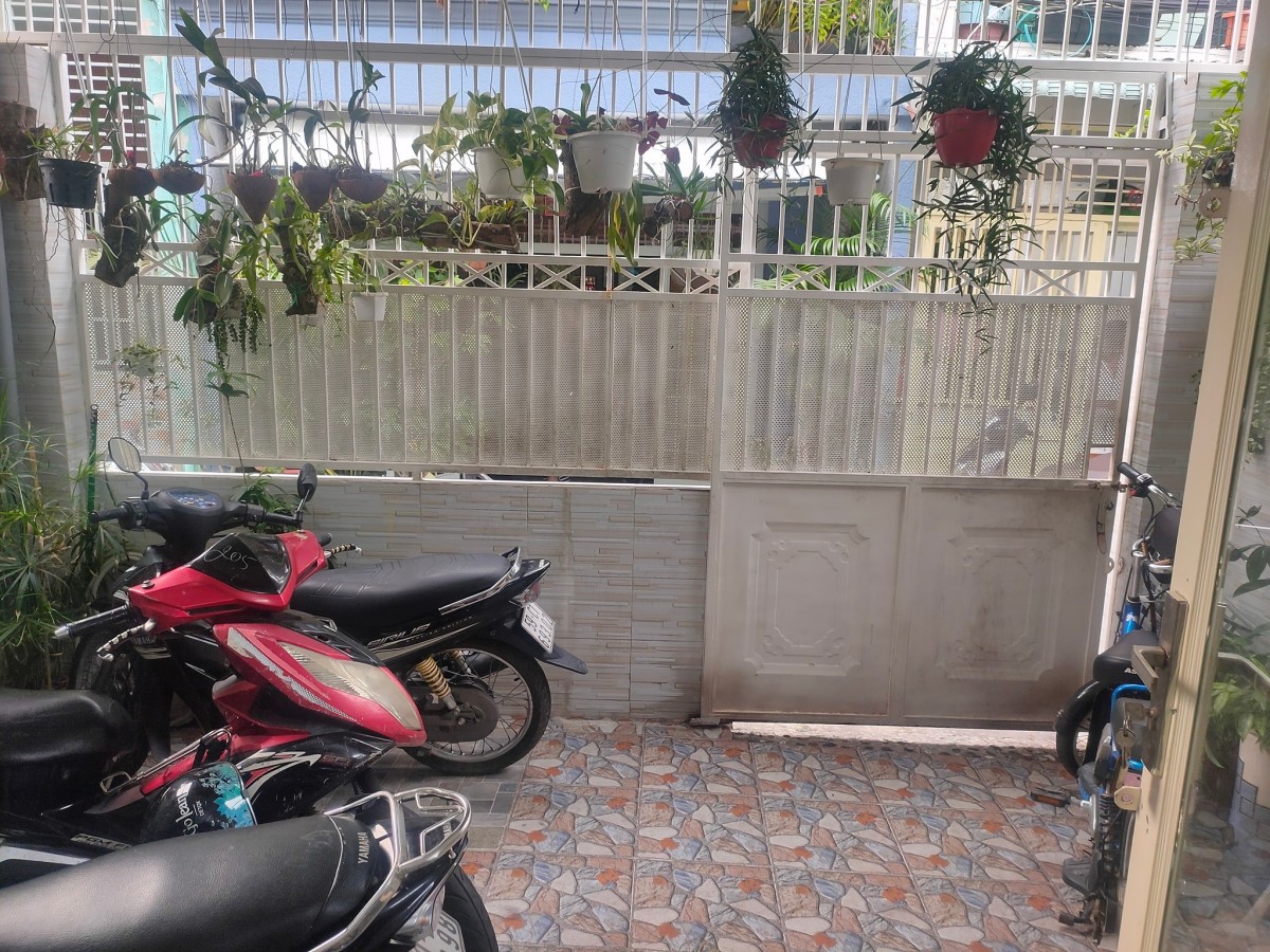 Về Quê Lập Nghiệp Bán Nhà Quận 8, giá 5.5 Tỷ, diện tích sử dụng 90m2