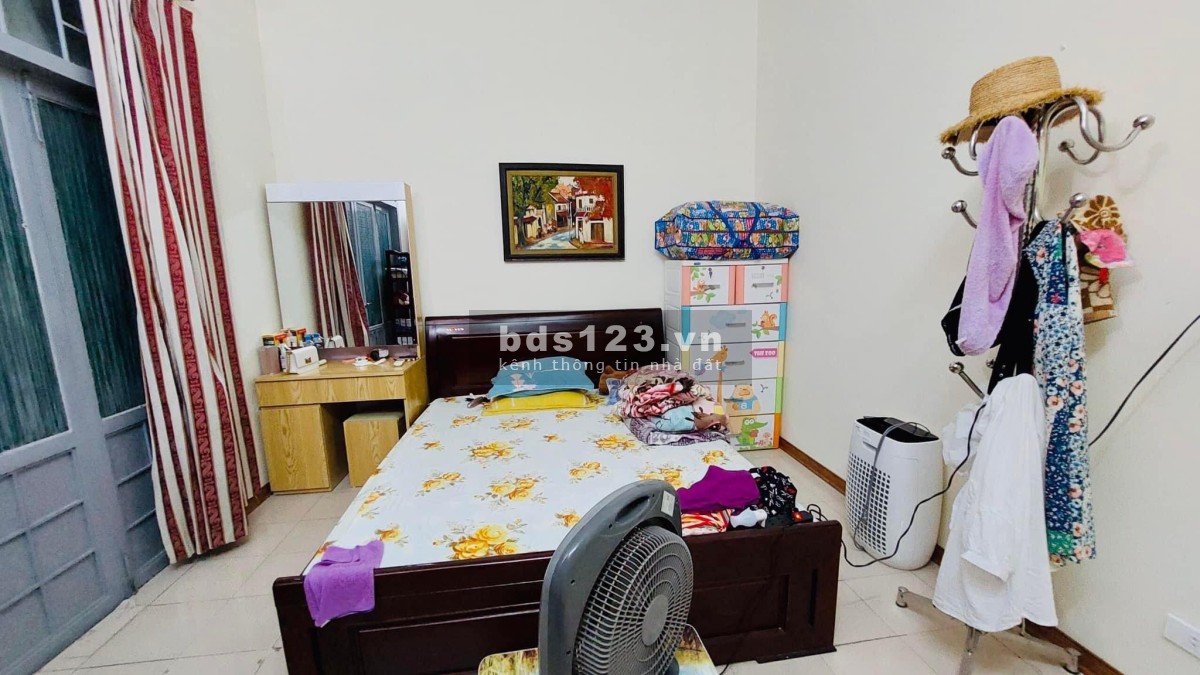 Nhà Khương Trung cách phố 30m, DT 30m² x 3 tầng giá bán chỉ 2 tỷ có TL bớt lộc
