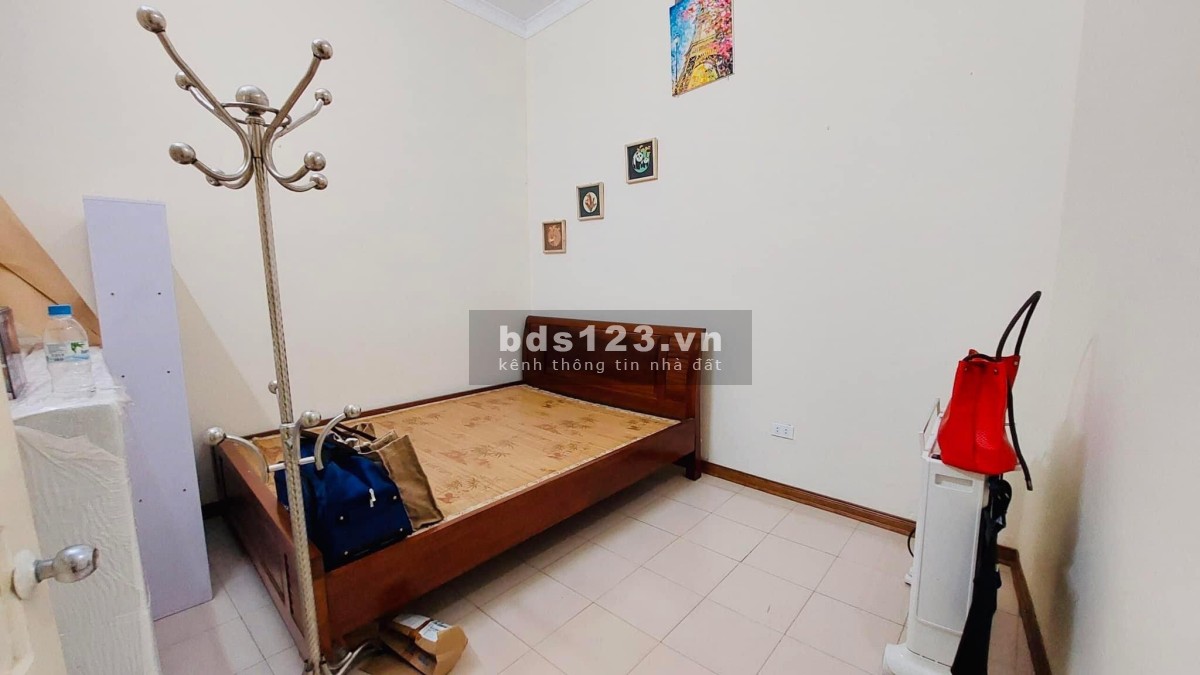 Nhà Khương Trung cách phố 30m, DT 30m² x 3 tầng giá bán chỉ 2 tỷ có TL bớt lộc