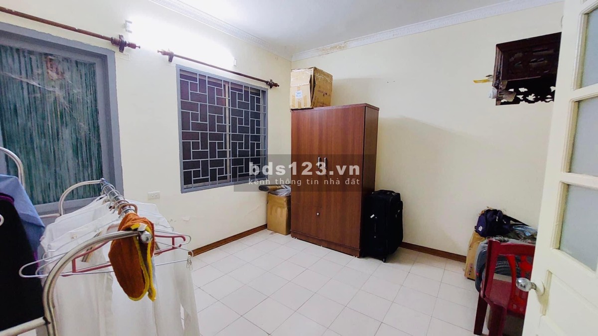 Nhà Khương Trung cách phố 30m, DT 30m² x 3 tầng giá bán chỉ 2 tỷ có TL bớt lộc