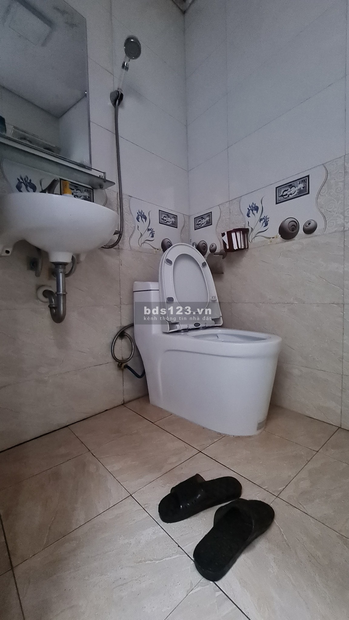 Bán Gấp Nhà Đường Định Công Thượng DT 35m² x 3 tầng giá chỉ 2,45 tỷ đồng