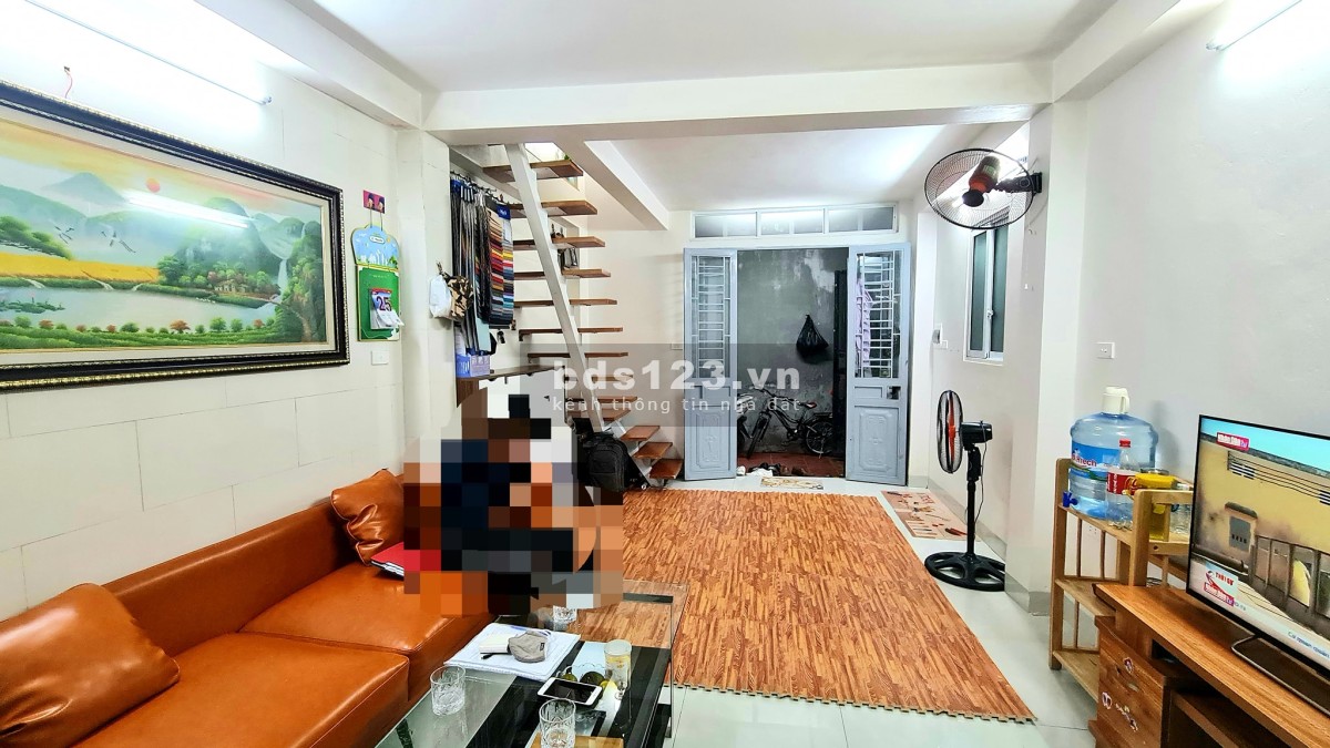 Bán Gấp Nhà Đường Định Công Thượng DT 35m² x 3 tầng giá chỉ 2,45 tỷ đồng