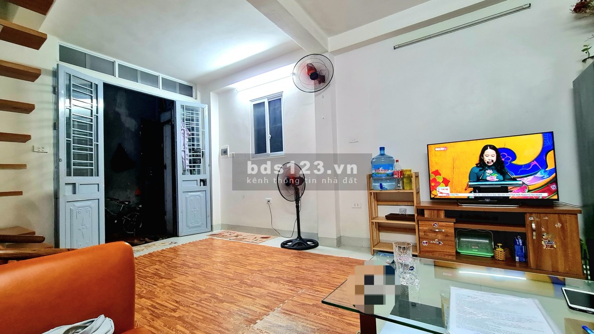 Bán Gấp Nhà Đường Định Công Thượng DT 35m² x 3 tầng giá chỉ 2,45 tỷ đồng