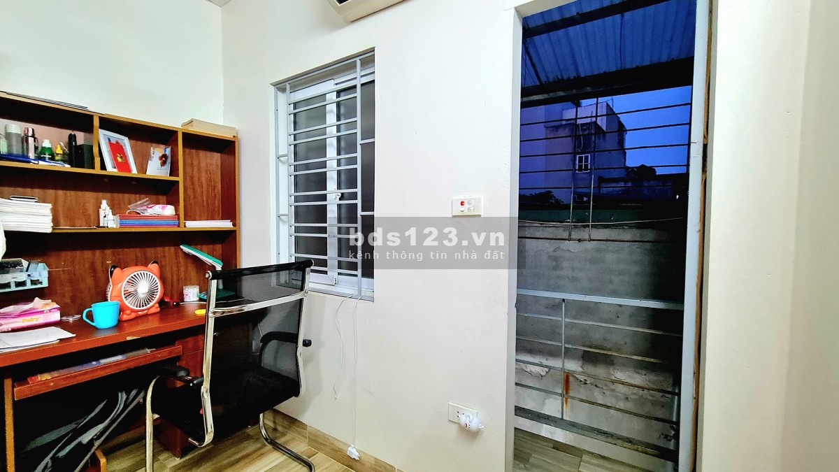 Bán Gấp Nhà Đường Định Công Thượng DT 35m² x 3 tầng giá chỉ 2,45 tỷ đồng