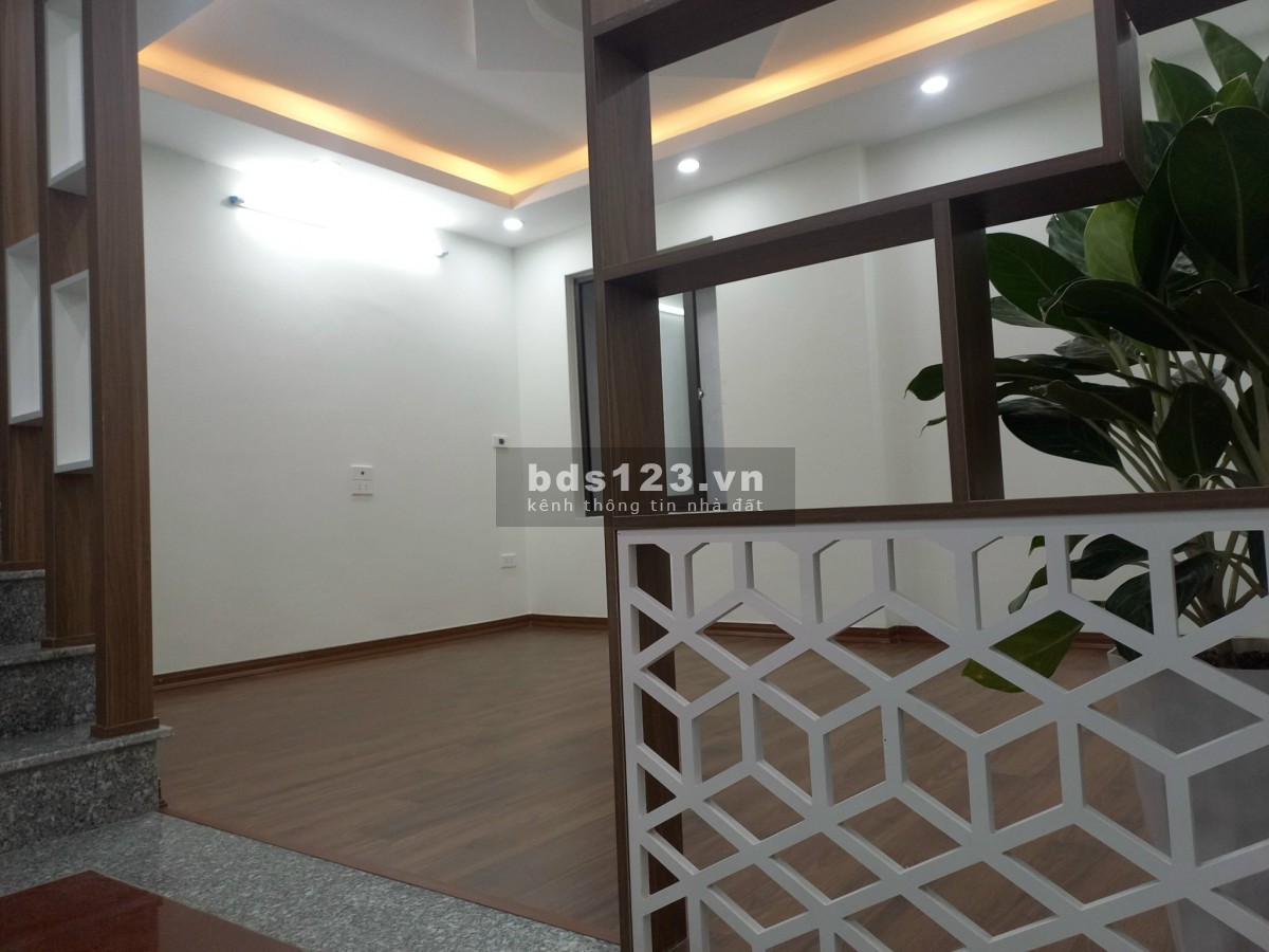 Nhà xây mới Cổ Điển A, Tứ Hiệp, Thanh Trì DT 37m² x 5 tầng, giá siêu rẻ nhỉnh 3 tỷ đồng