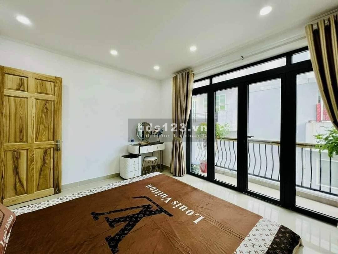 Nhà Gần Phố Hẻm 5M Thông Lê Đức Thọ, hẻm xe hơi qua lại thoải mái có thang máy