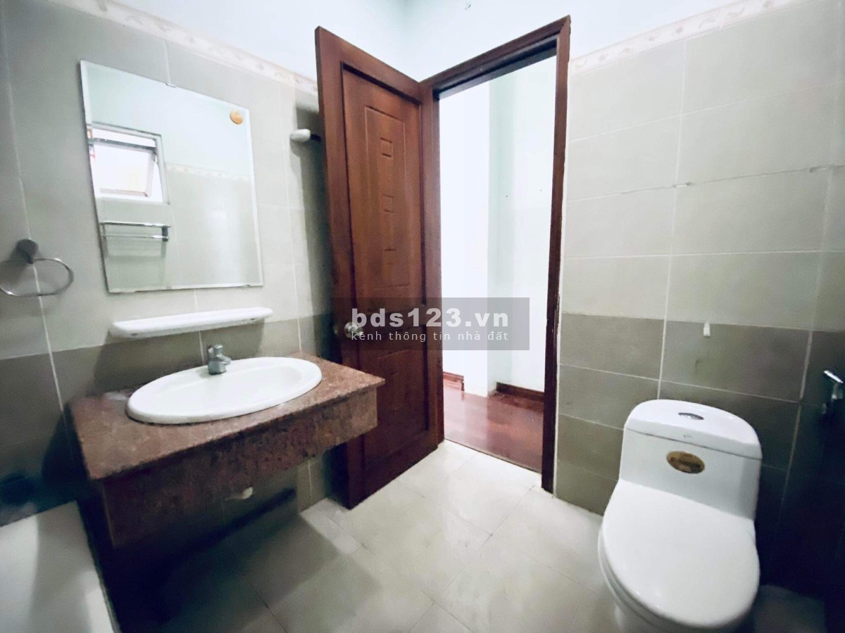 Sang nhượng phòng cho Thuê Lầu 1 khu an ninh, giá tốt, lh 0981868094