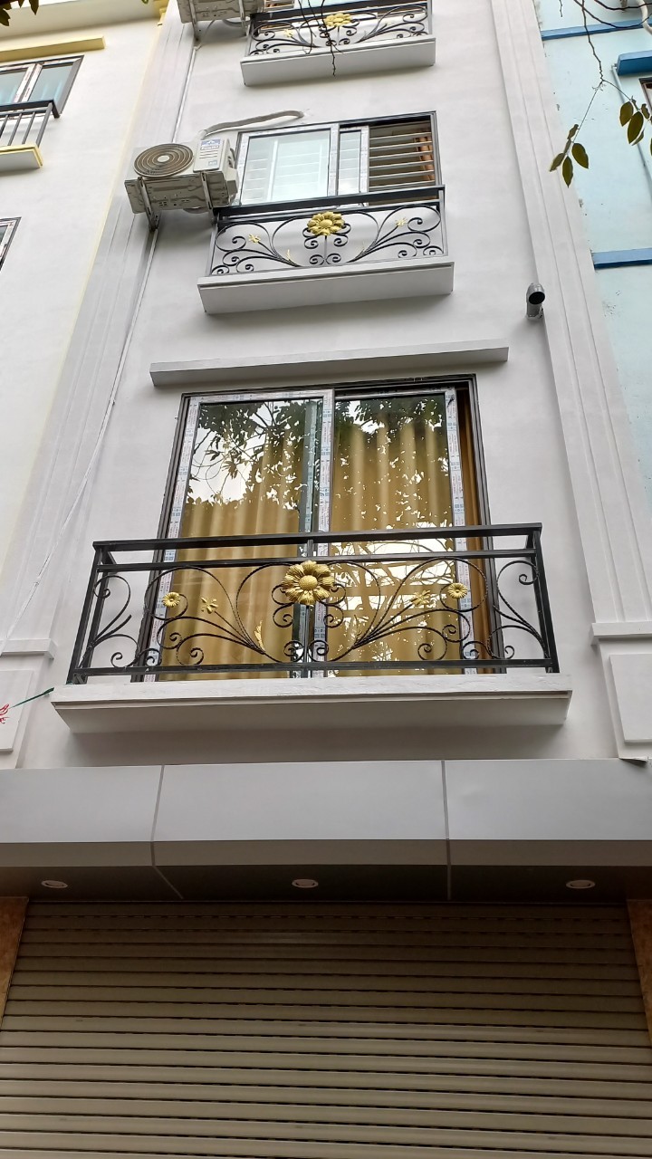 Bán nhà ở phố Chiến Thắng, đường ô tô, dtsd 33m2, 4 tầng giá nhỉnh 5 tỷ lh 0978637436