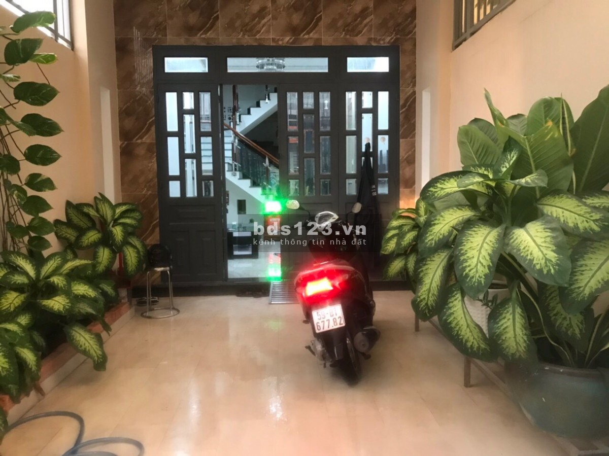 Nhà hiếm Phú Hữu Q.9 DTSD 74m² x 2 tầng LH 0902799422