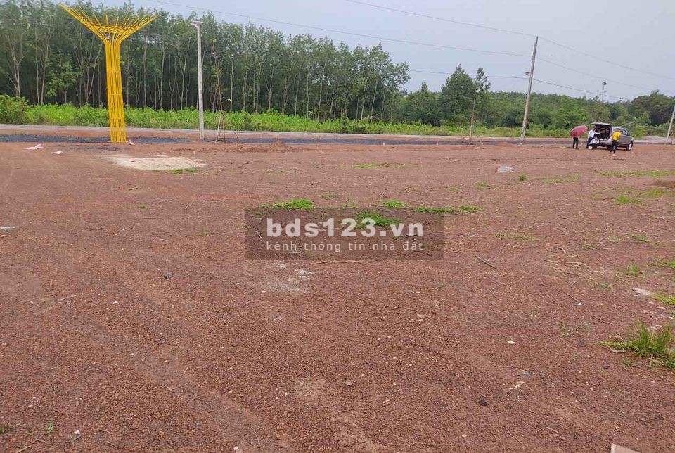 Mình cần bán lô đất mặt tiền Quốc Lộ 14 khu công nghiệp lớn, sổ hồng riêng