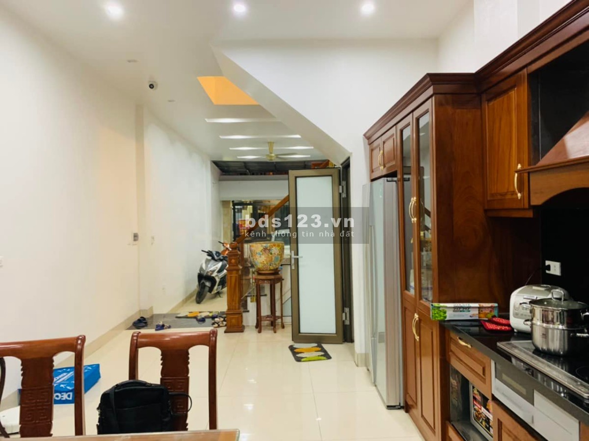 Nhà ngõ 164 Vương Thừa Vũ, DT 55m², kết cấu xây 4 tầng, nhỉnh giá 4 tỷ đồng