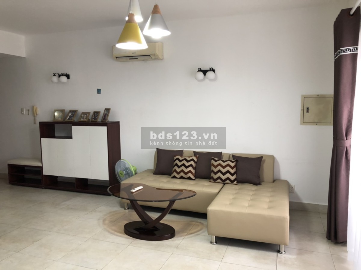 Chính chủ cần cho thuê nhanh chung cư cao cấp Hùng Vương Plaza, đầy đủ nội thất