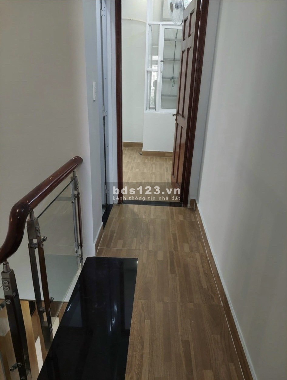 Bán nhà hẻm xe hơi 1 trệt 1 lầu đường số 8 phường 11, Quận Gò Vấp