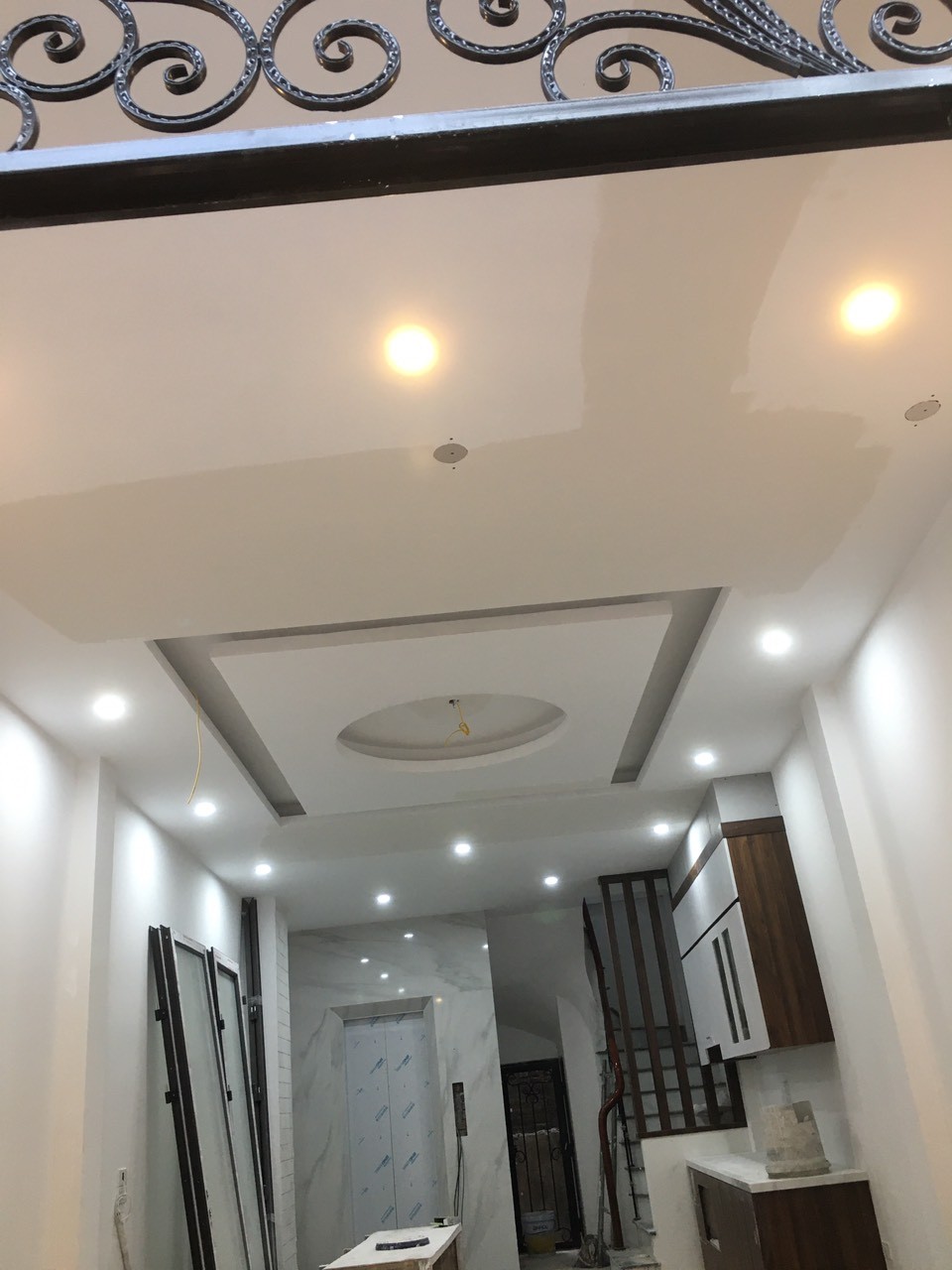 Nhà Hiếm Ngọc Lâm, Long Biên 5 tầng có gara ô tô, thang máy giá chỉ 6,8 tỷ đồng