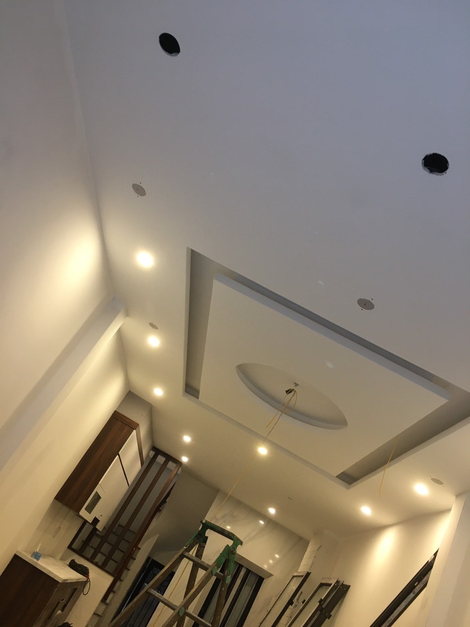 Nhà Hiếm Ngọc Lâm, Long Biên 5 tầng có gara ô tô, thang máy giá chỉ 6,8 tỷ đồng