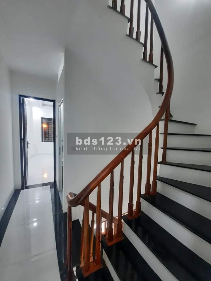 Bán nhà Hoàng Mai DTSD 38m² x 4 tầng, mặt tiền 3,1 m, chỉ 4,2 tỷ đồng Alo em Lan 24/24h