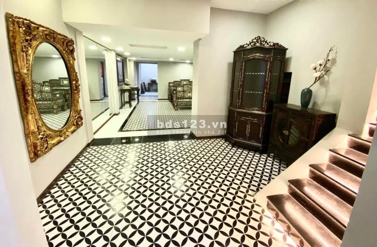 Bán nhà mặt phố Hai Bà Trưng, Hoàn Kiếm, dtsd 118m2, 2 nhà phố trung tâm đẳng cấp