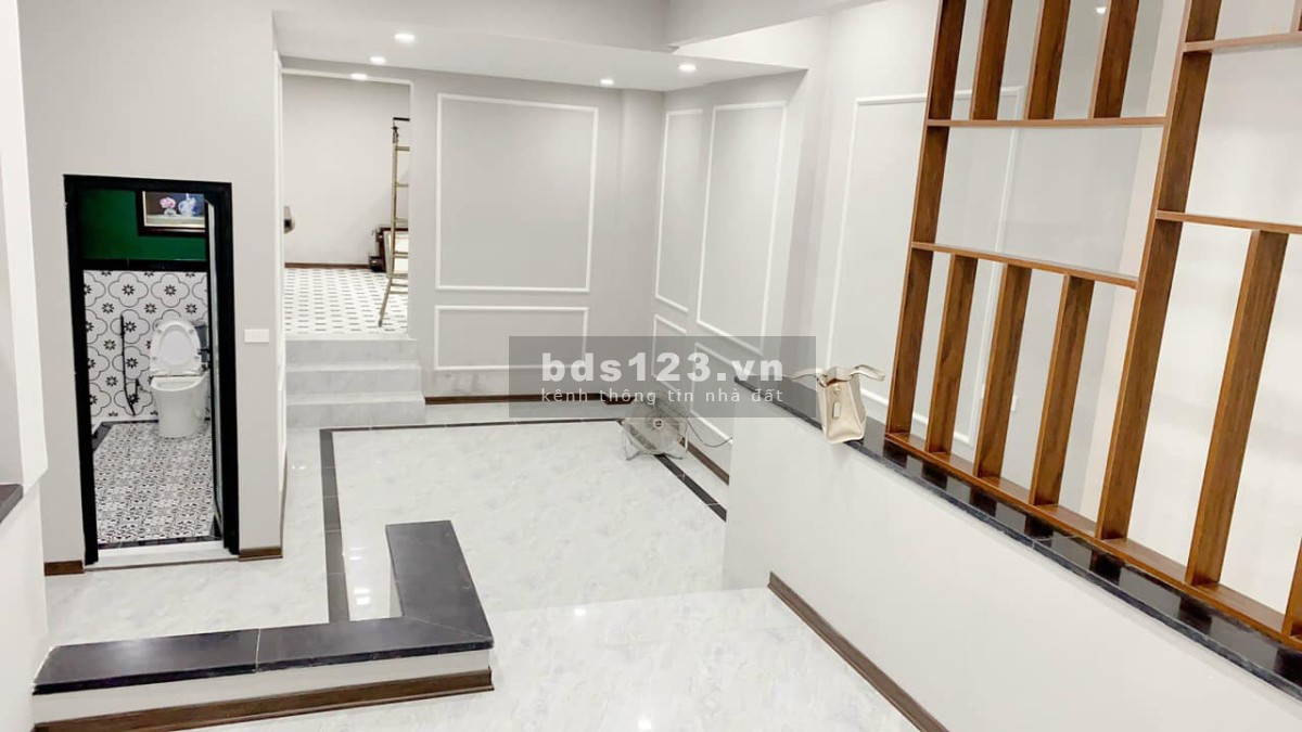Bán nhà mặt phố Hai Bà Trưng, Hoàn Kiếm, dtsd 118m2, 2 nhà phố trung tâm đẳng cấp