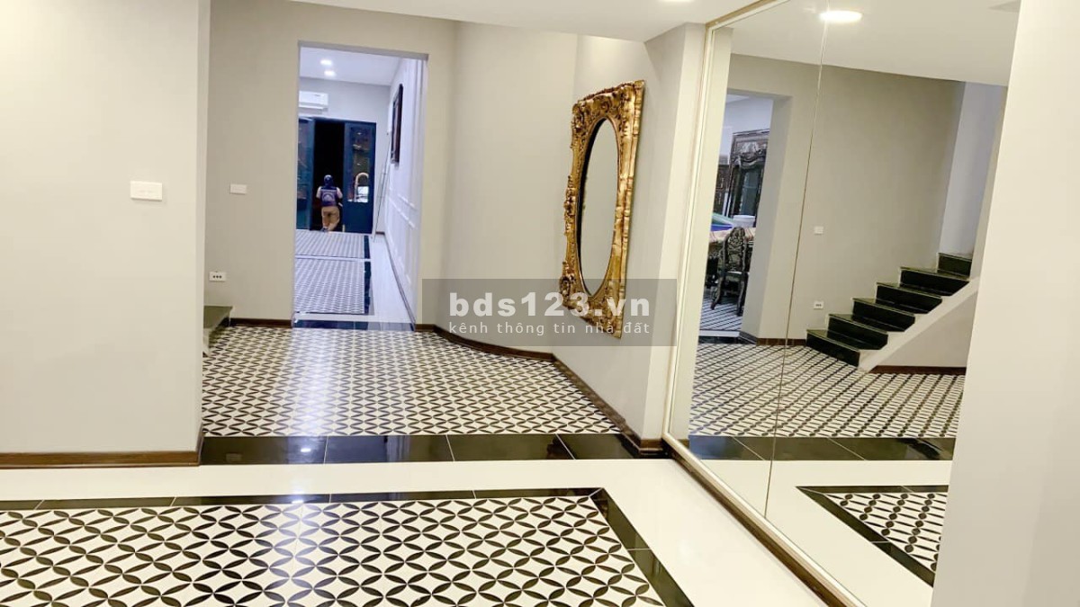 Bán nhà mặt phố Hai Bà Trưng, Hoàn Kiếm, dtsd 118m2, 2 nhà phố trung tâm đẳng cấp