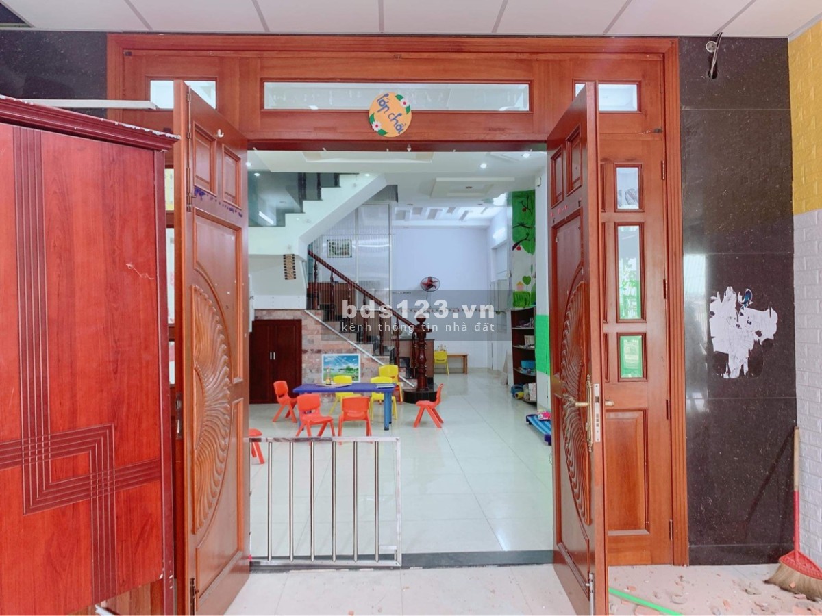 Bán nhà mặt tiền Thạnh Xuân 38, phường Thạnh Xuân Quận 12, HCM, dtsd 300m2, giá 16,3 tỷ