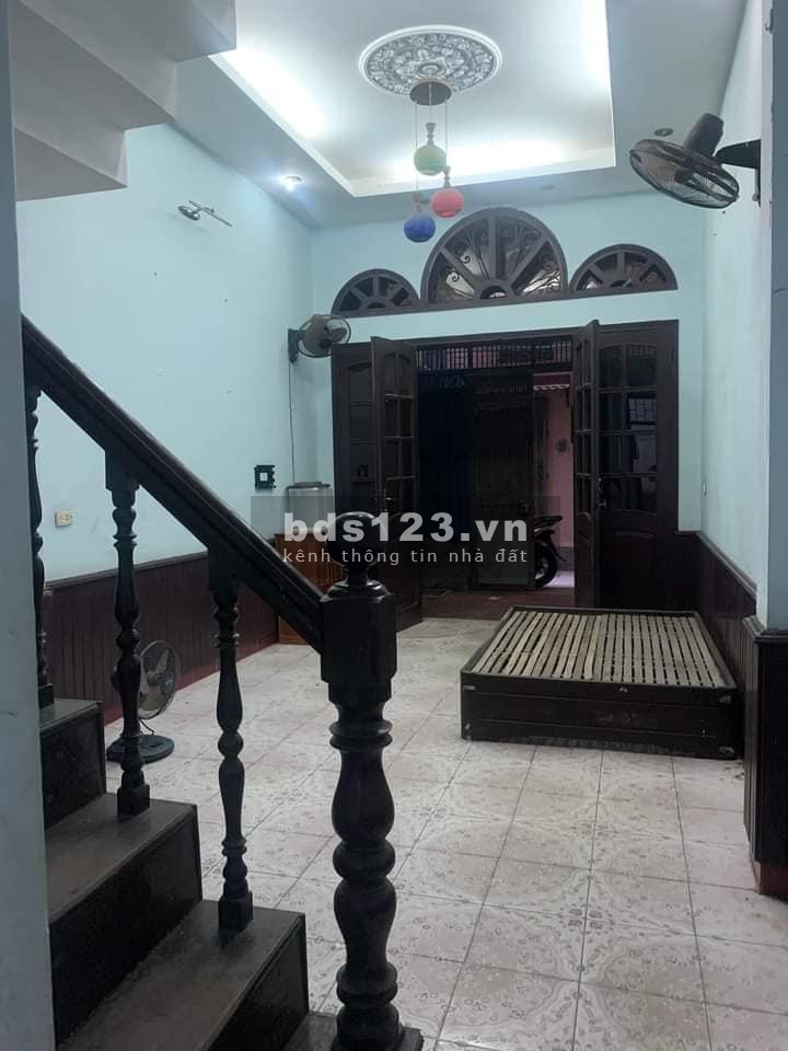 Bán nhà Kim Giang, Hoàng Mai 48m2 x 4 tầng, MT 3.5m, chỉ 5.6 tỷ. Alo em Lan 24/24h 0975258510