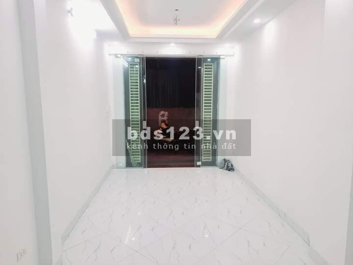 Bán nhà Hoàng Mai DTSD 38m² x 4 tầng, mặt tiền 3,1 m, chỉ 4,2 tỷ đồng Alo em Lan 24/24h