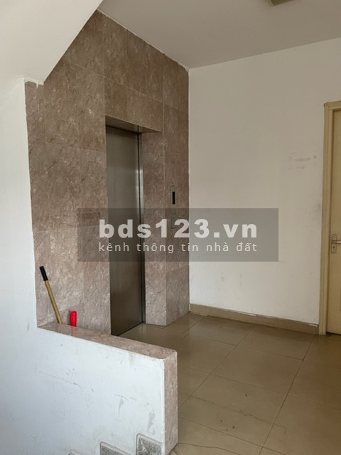 Cho thuê văn phòng mặt đường trục đường chính ở Hà Nội - Nguyễn Lương Bằng, Đống Đa