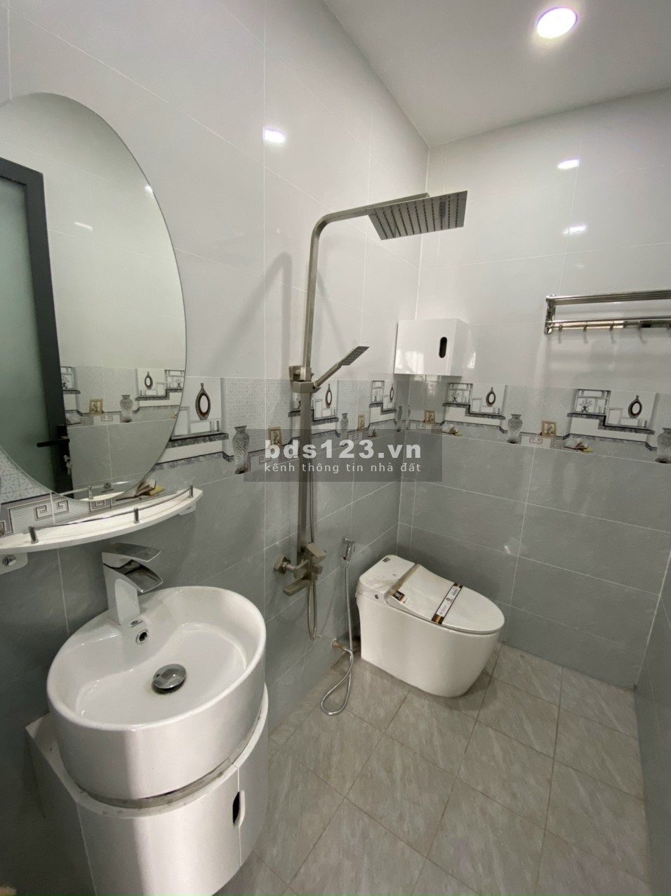 Nhà bán Hương Lộ 11, cách UBND - Trường học các cấp Bình Chánh 700m