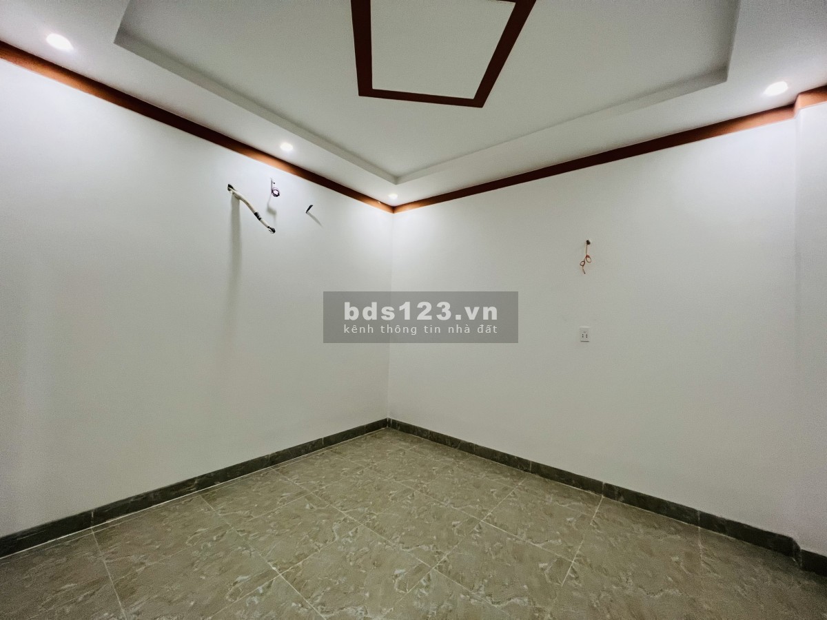 Nhà Bán Chợ Quang Thắng DTSD 125m² Có SHR Giá Chỉ 2,8 Tỷ Đồng