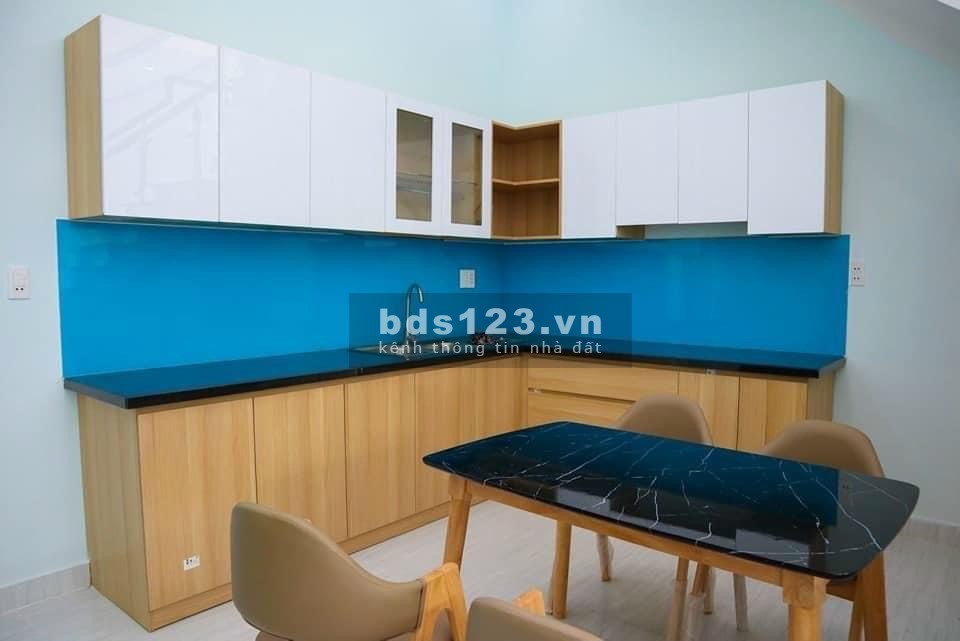 Nhà bán Hương Lộ 11, cách UBND - Trường học các cấp Bình Chánh 700m