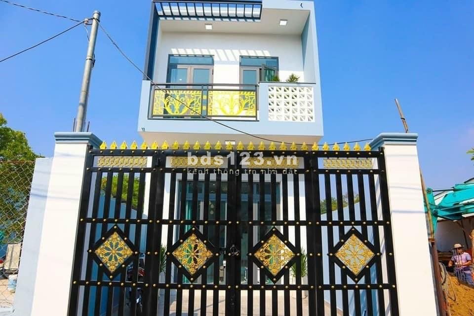 Nhà bán Hương Lộ 11, cách UBND - Trường học các cấp Bình Chánh 700m