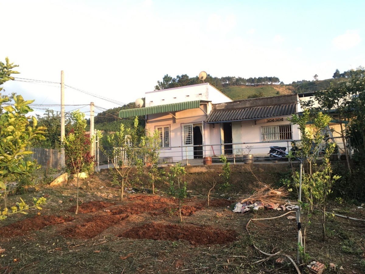 1500m2 có thổ cư- 2 mặt tiền, cách Đà Lạt 18 km, cách sân bay 15km lh 0347381758