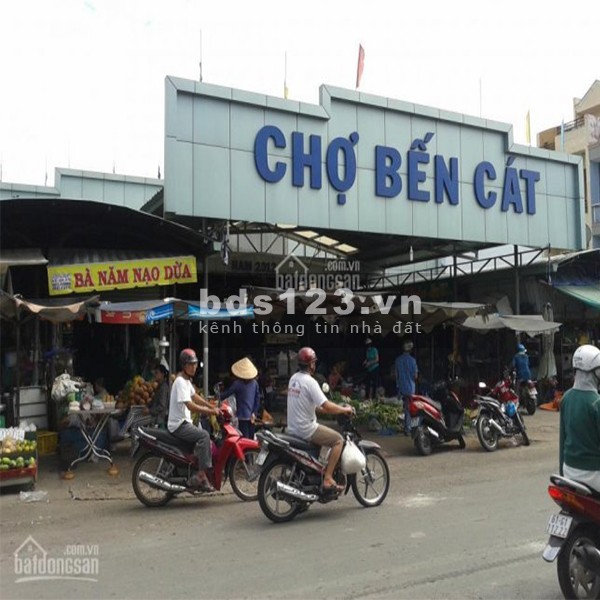 Xuất ngoại giao lô liền kề chỉ vơi 20 tr/ m2 trục đường DT 741 Bến Cát Bình Dương